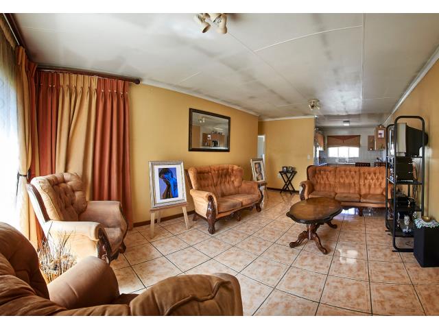 pic_61782378_640x480