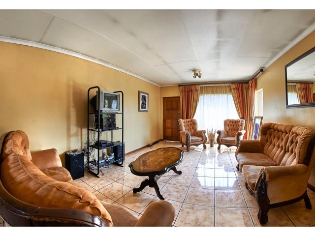 pic_61782379_640x480